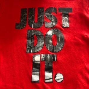 The Nike Tee - Just Do It - athletic cut - Youth L